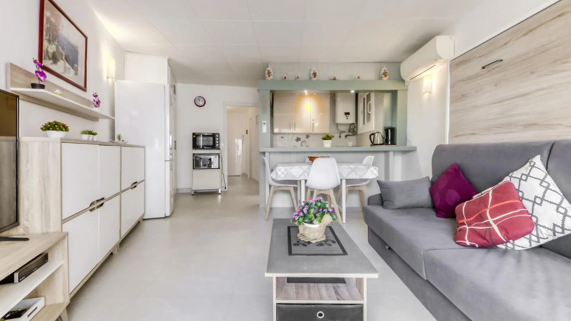 Apartment Las Palmeras By Interhome Roses