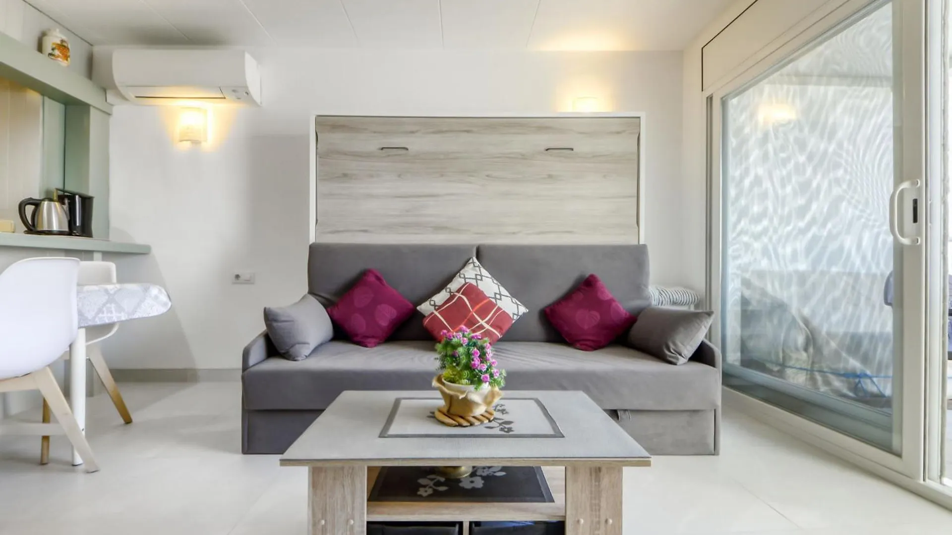 Apartment Las Palmeras By Interhome Roses Spain