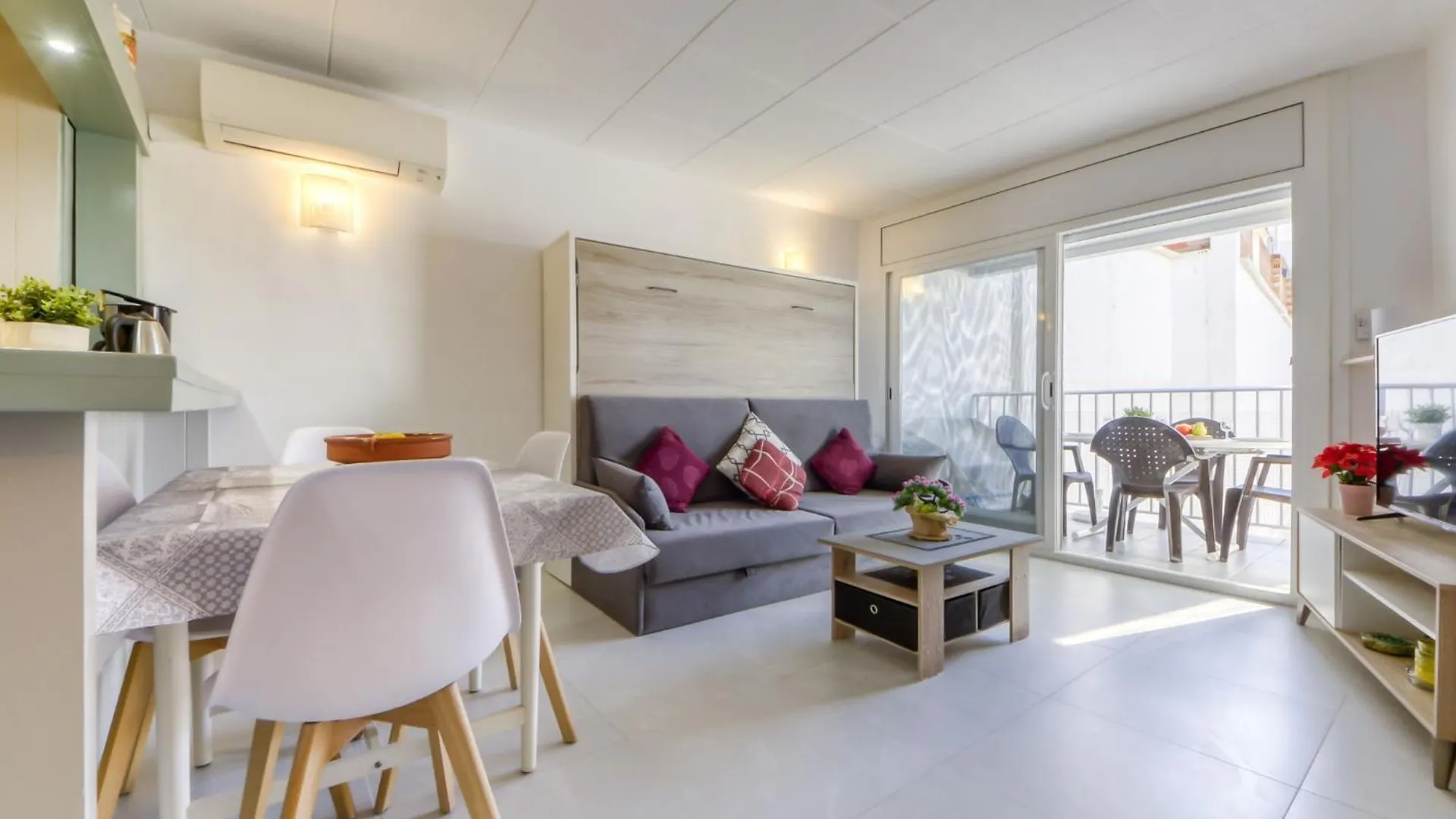 Apartment Las Palmeras By Interhome Roses