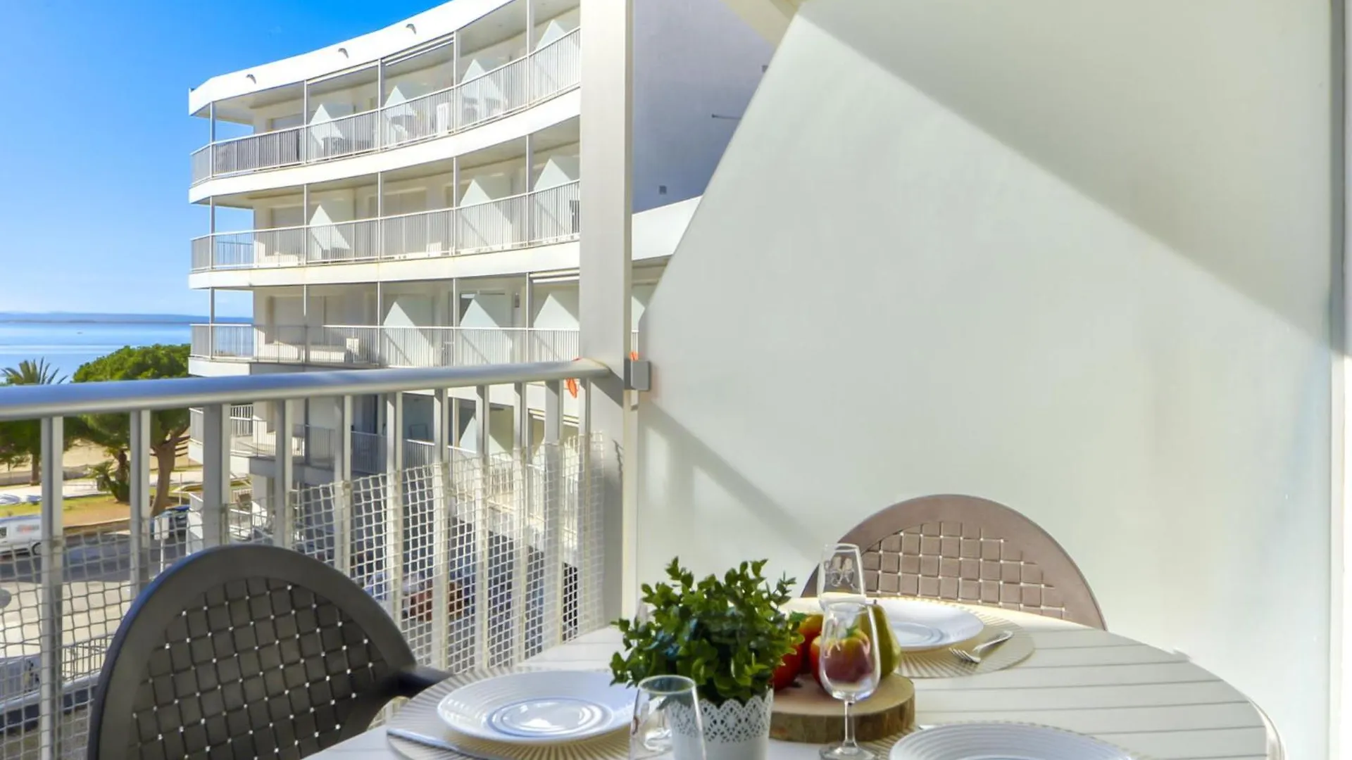 Apartment Las Palmeras By Interhome Roses